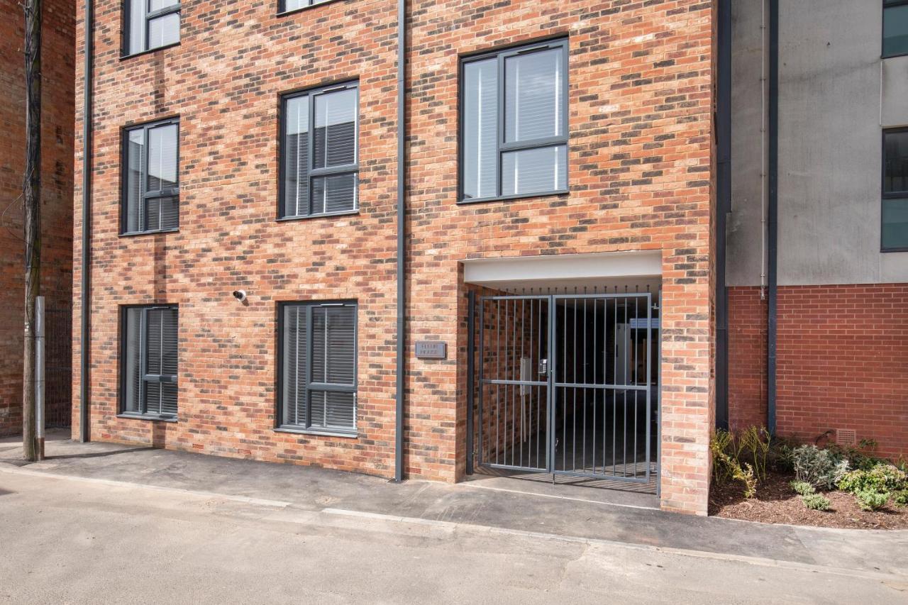 Elliot Oliver - Chic 2 Bedroom Town Centre Apartment 切尔滕纳姆 外观 照片