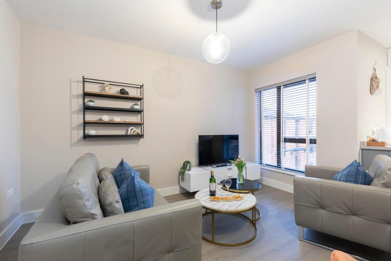 Elliot Oliver - Chic 2 Bedroom Town Centre Apartment 切尔滕纳姆 外观 照片