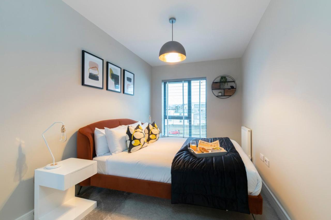 Elliot Oliver - Chic 2 Bedroom Town Centre Apartment 切尔滕纳姆 外观 照片
