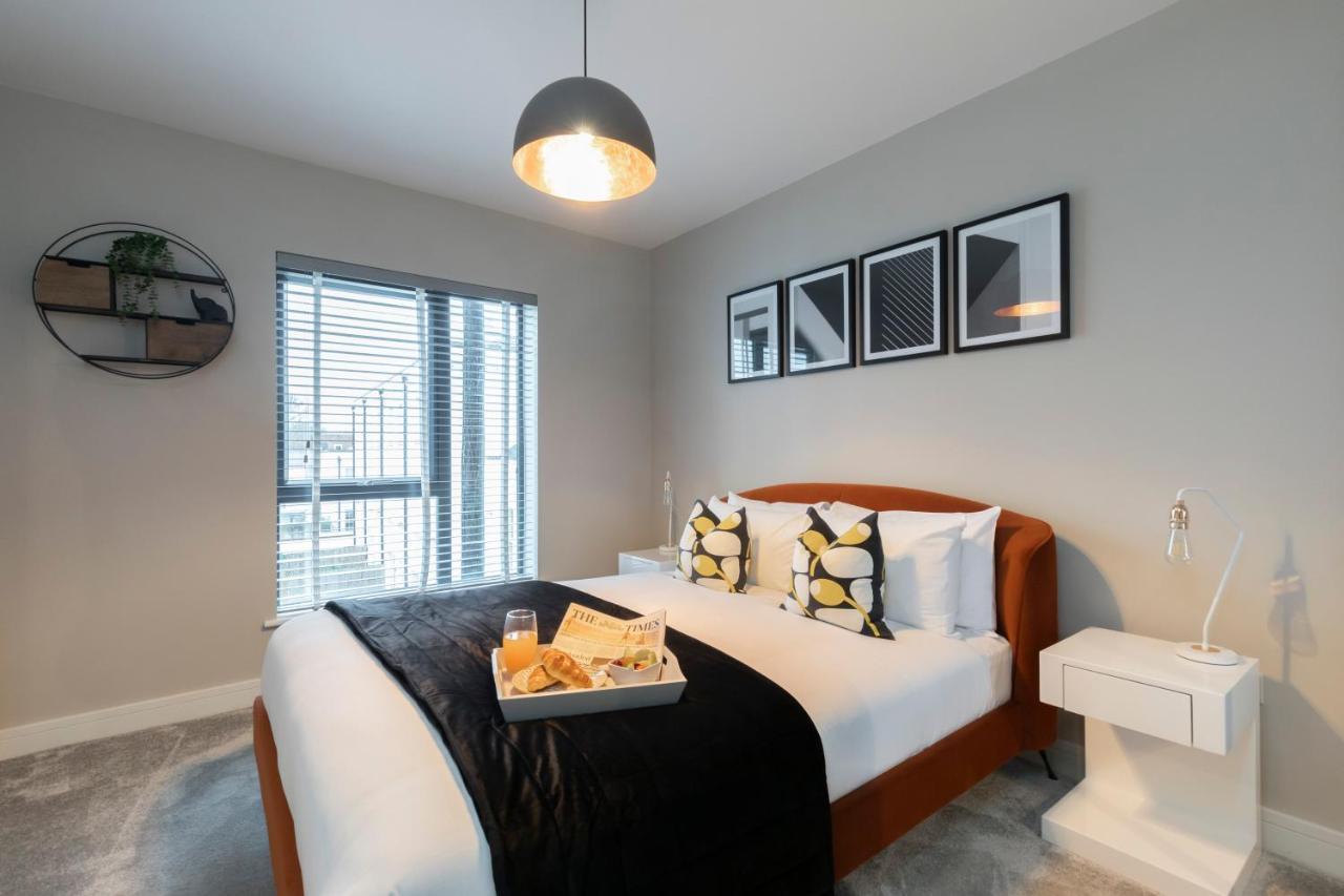 Elliot Oliver - Chic 2 Bedroom Town Centre Apartment 切尔滕纳姆 外观 照片