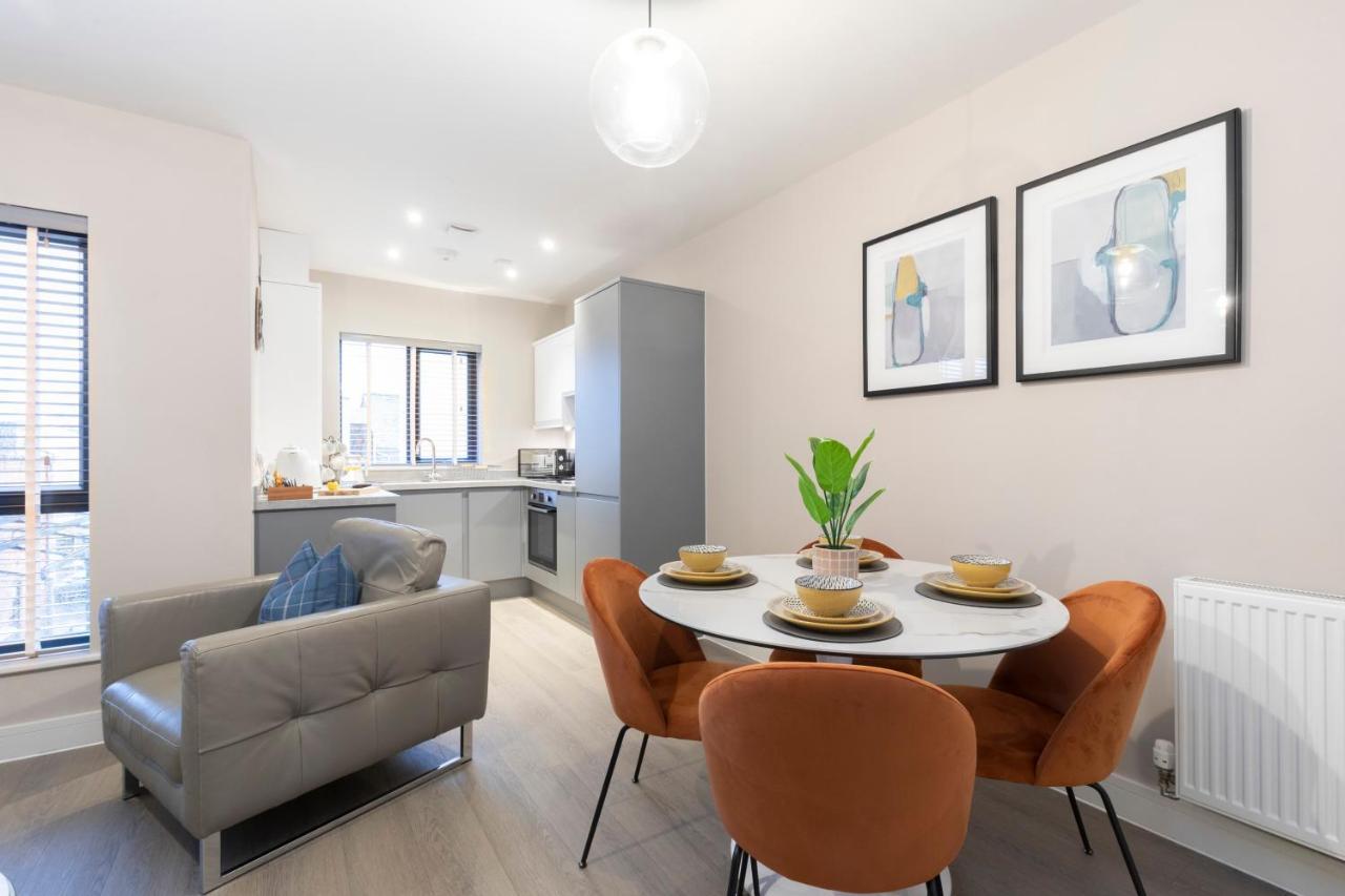 Elliot Oliver - Chic 2 Bedroom Town Centre Apartment 切尔滕纳姆 外观 照片