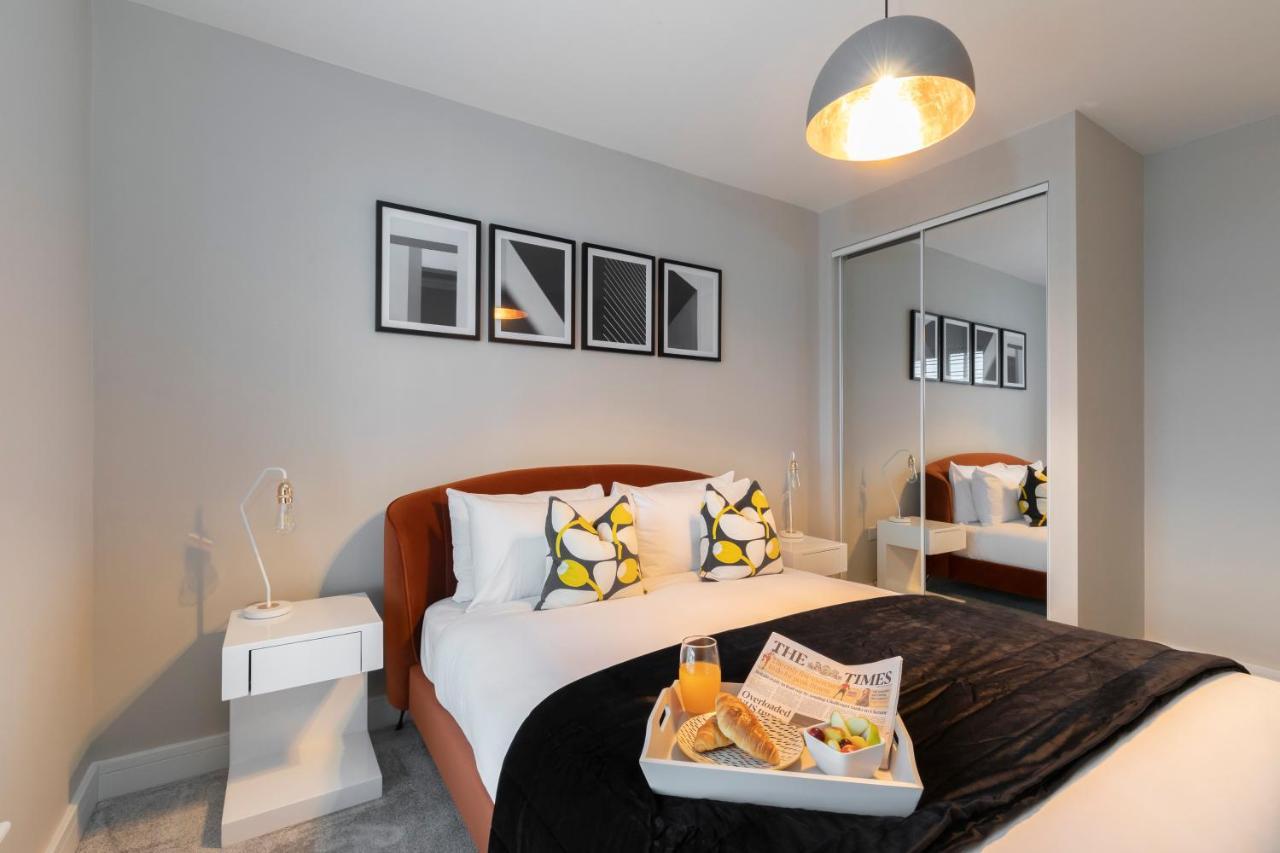 Elliot Oliver - Chic 2 Bedroom Town Centre Apartment 切尔滕纳姆 外观 照片