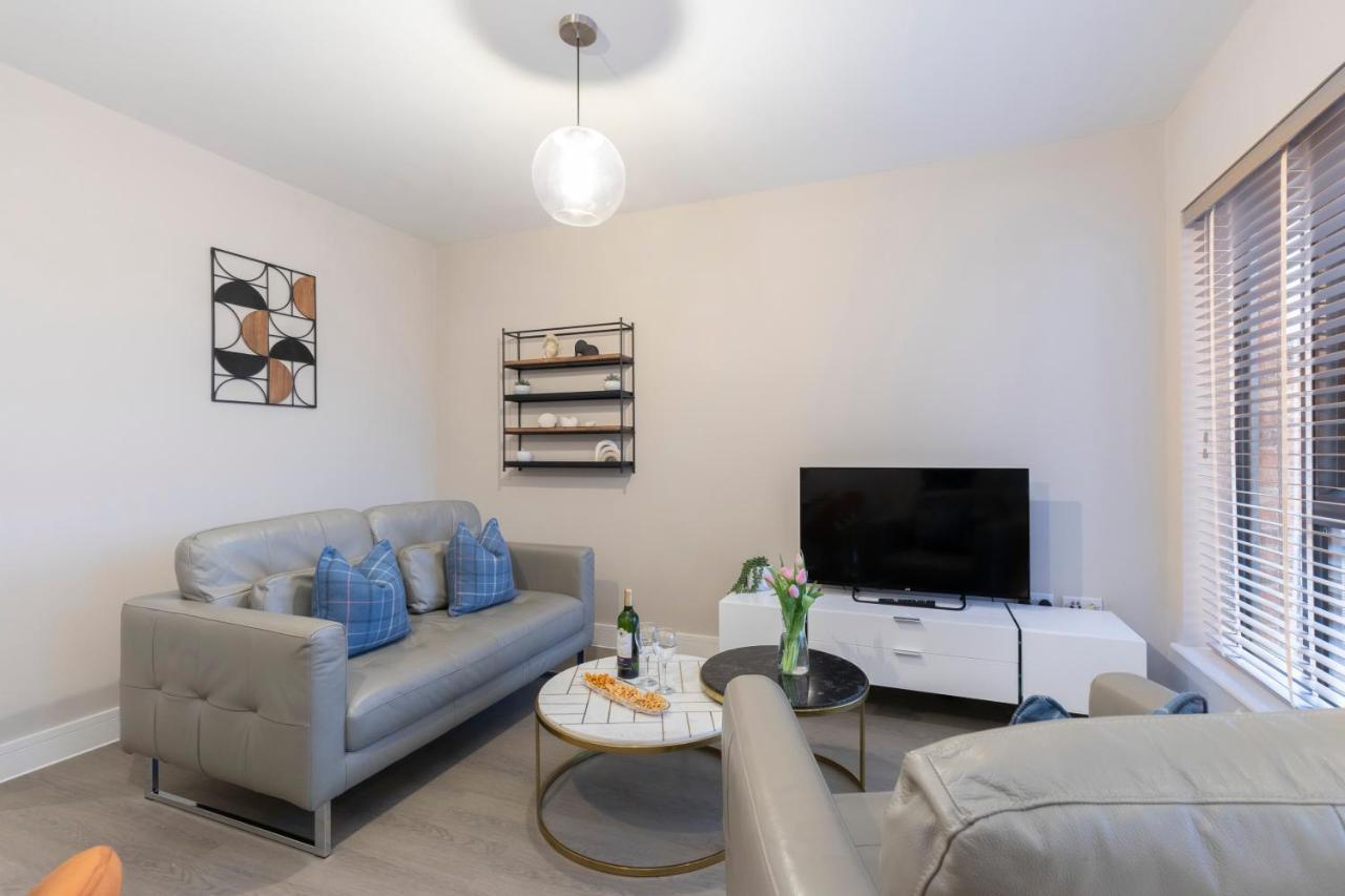 Elliot Oliver - Chic 2 Bedroom Town Centre Apartment 切尔滕纳姆 外观 照片